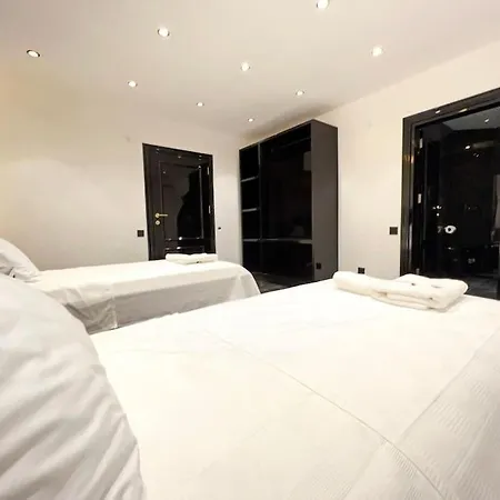 Sea View With Jacuzzi, 4 Bedrooms In - Dolcevita Villa Alanya