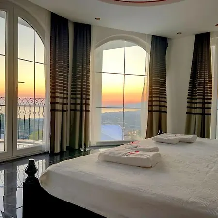 Sea View With Jacuzzi, 4 Bedrooms In - Dolcevita Villa